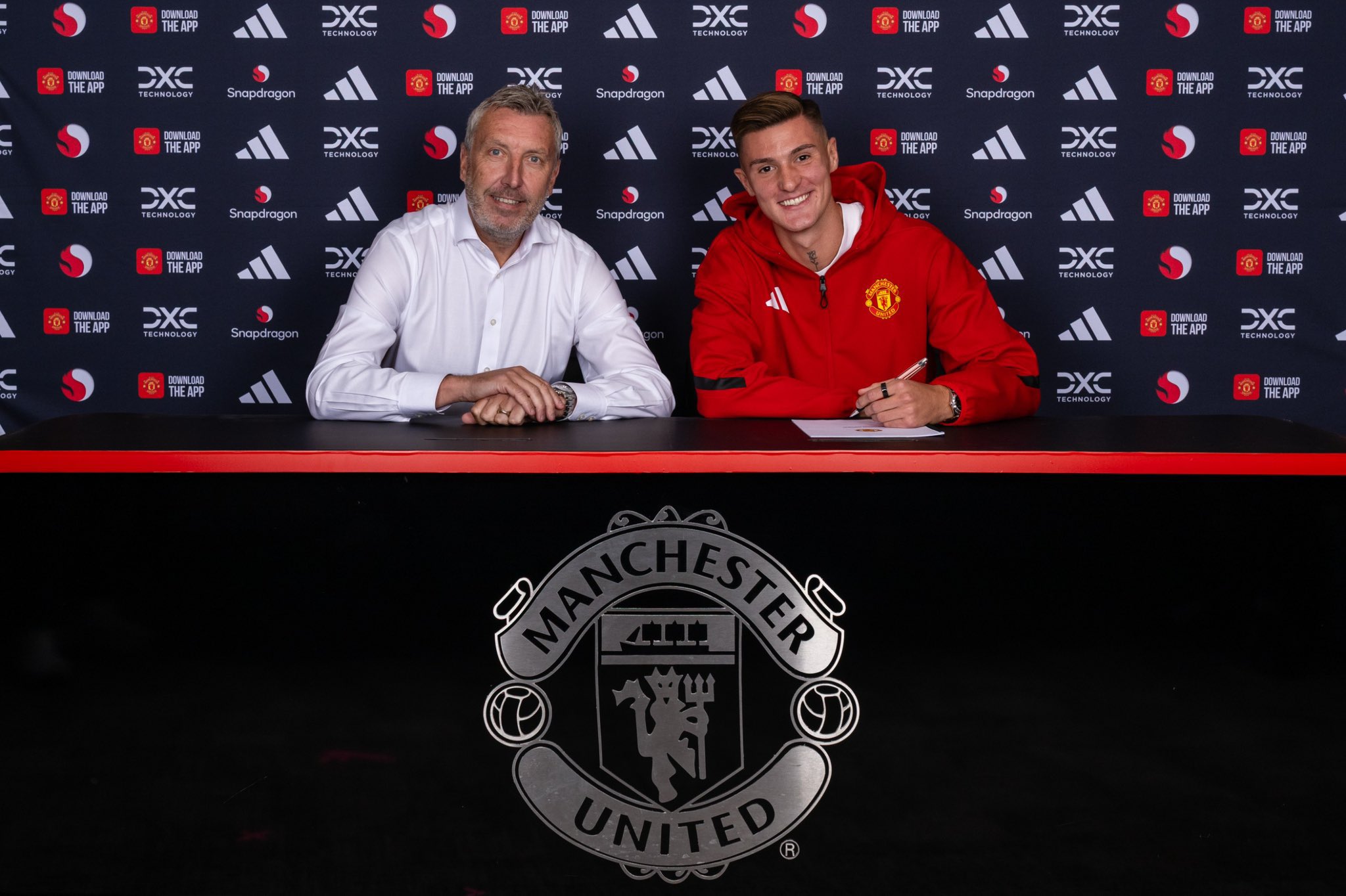 Manchester United Announce The Signing Of Benjamin Šeško